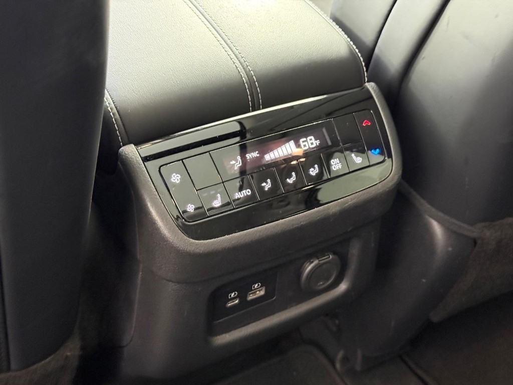 INFINITI QX60 Vehicle Full-screen Gallery Image 18