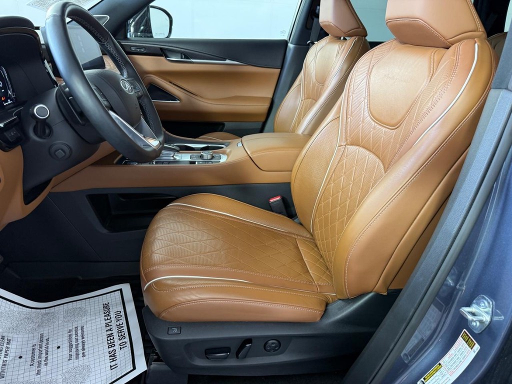 INFINITI QX60 Vehicle Full-screen Gallery Image 12