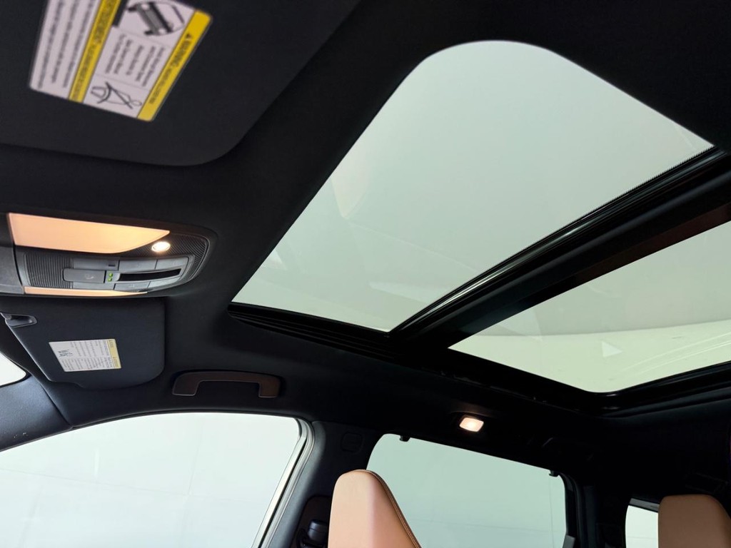 INFINITI QX60 Vehicle Full-screen Gallery Image 13