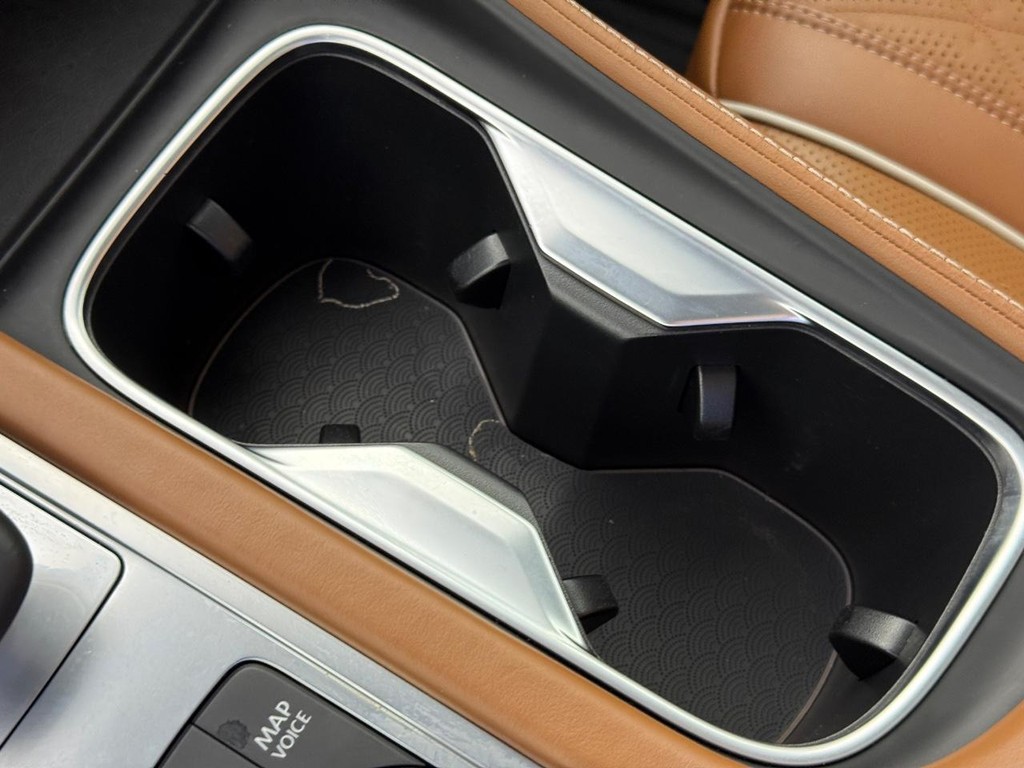 INFINITI QX60 Vehicle Full-screen Gallery Image 25