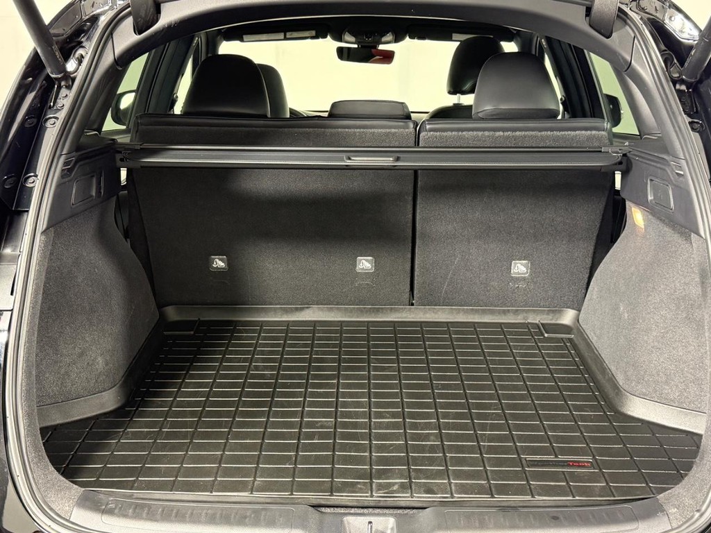 INFINITI QX50 Vehicle Full-screen Gallery Image 06