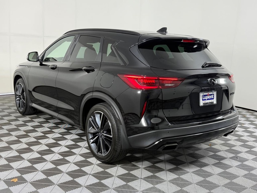INFINITI QX50 Vehicle Full-screen Gallery Image 07