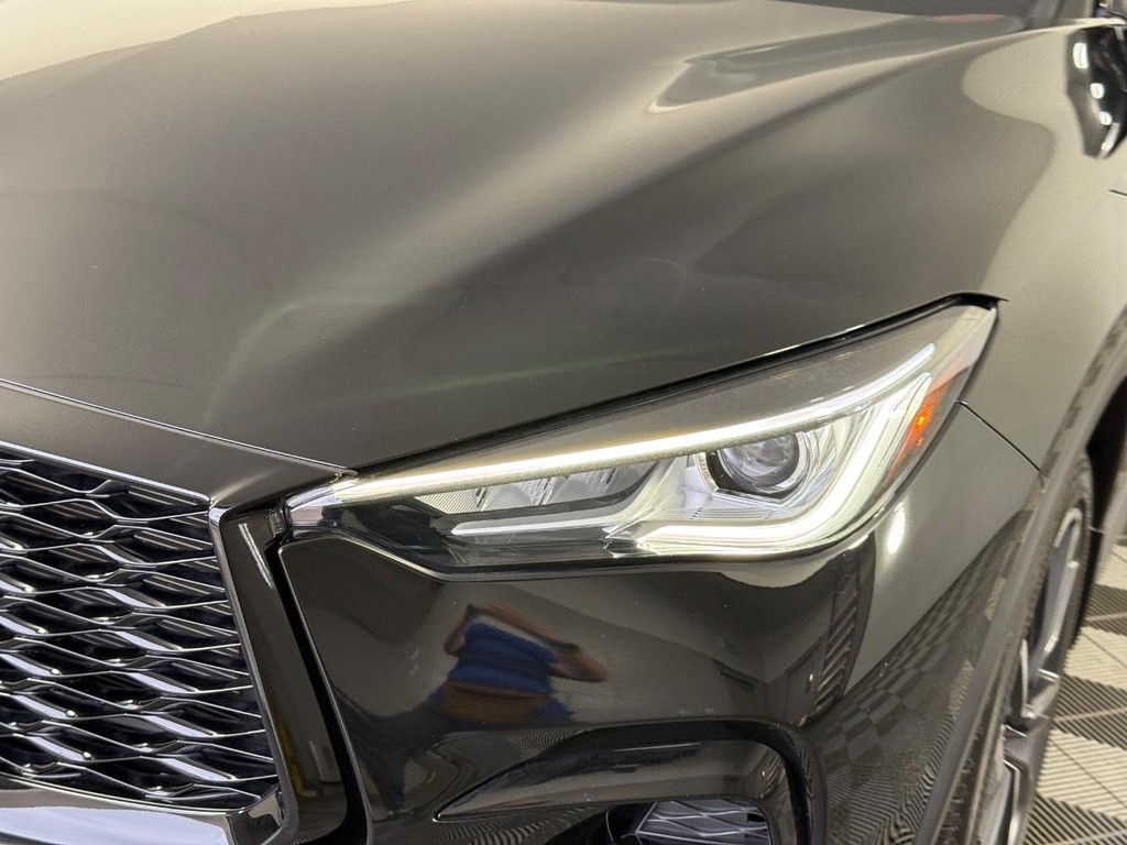 INFINITI QX50 Vehicle Full-screen Gallery Image 10