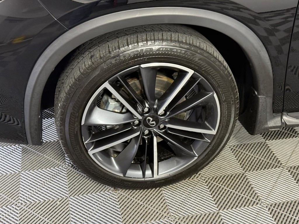 INFINITI QX50 Vehicle Full-screen Gallery Image 11
