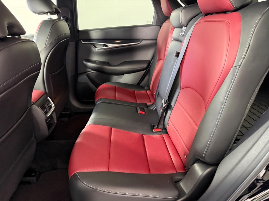 INFINITI QX50 Vehicle Full-screen Gallery Image 15