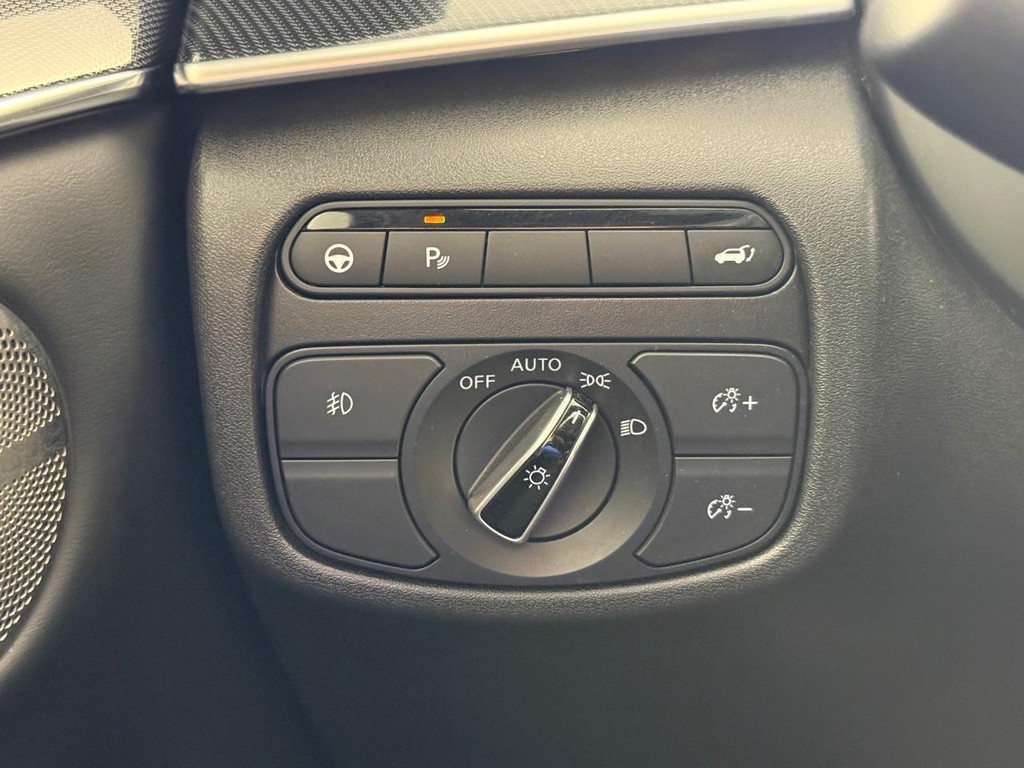 INFINITI QX50 Vehicle Full-screen Gallery Image 25