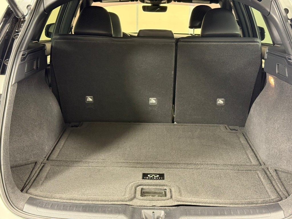 INFINITI QX50 Vehicle Full-screen Gallery Image 06