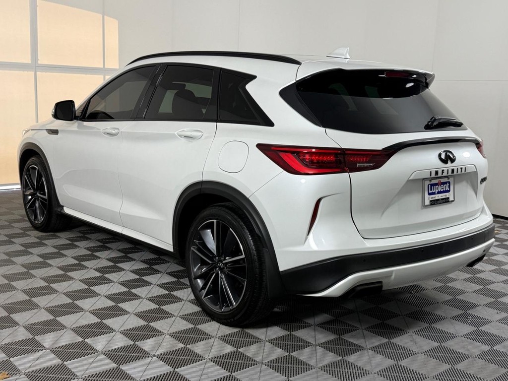 INFINITI QX50 Vehicle Full-screen Gallery Image 07