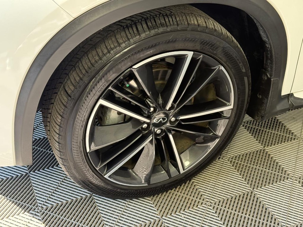 INFINITI QX50 Vehicle Full-screen Gallery Image 11