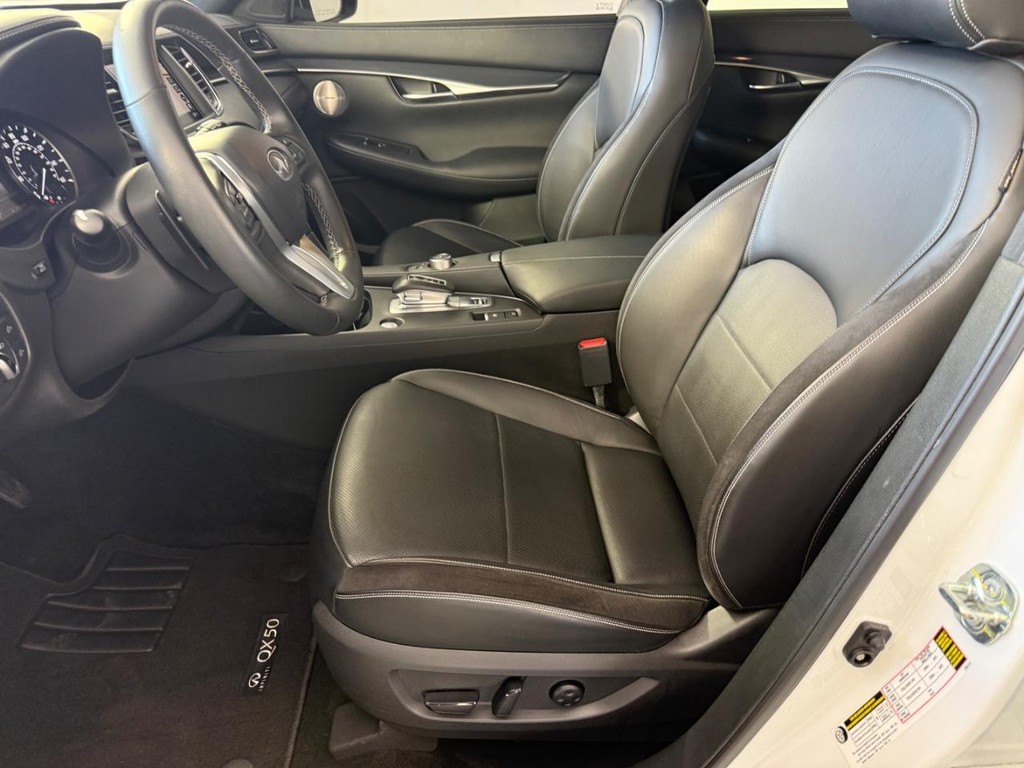 INFINITI QX50 Vehicle Full-screen Gallery Image 12