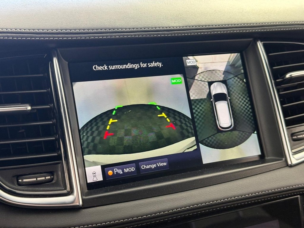 INFINITI QX50 Vehicle Full-screen Gallery Image 23