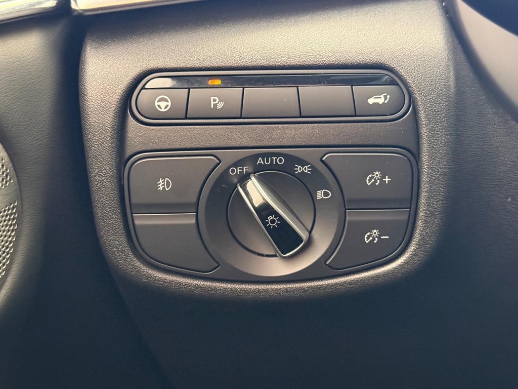 INFINITI QX50 Vehicle Full-screen Gallery Image 24