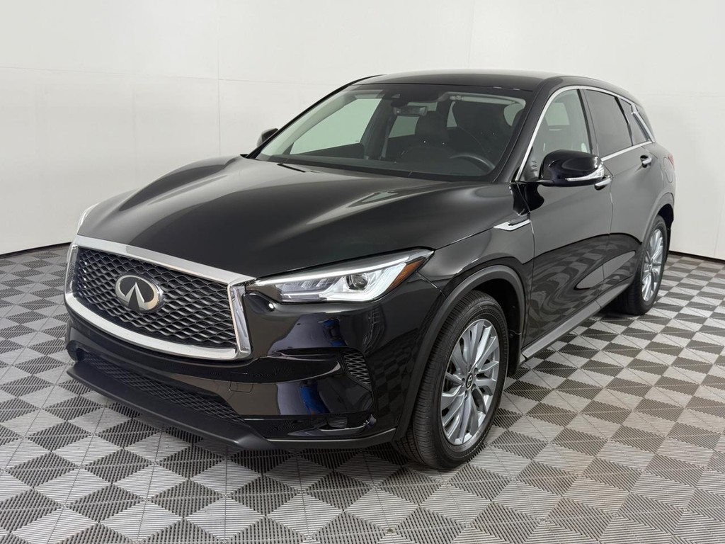 INFINITI QX50 Vehicle Full-screen Gallery Image 09