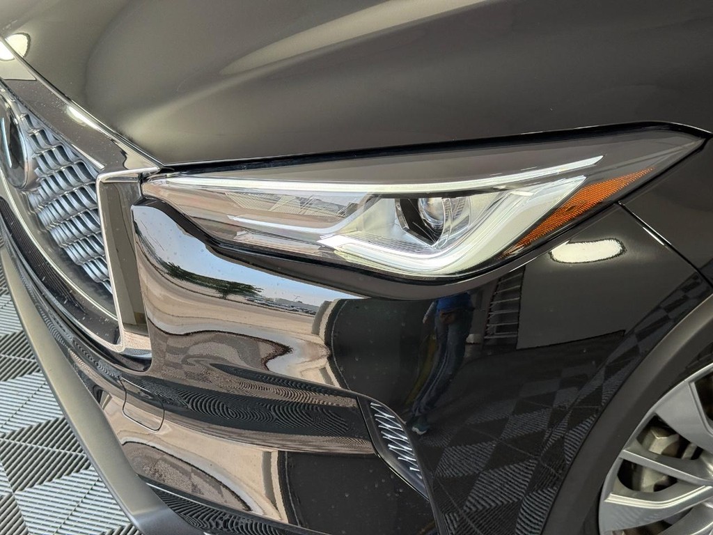 INFINITI QX50 Vehicle Full-screen Gallery Image 12