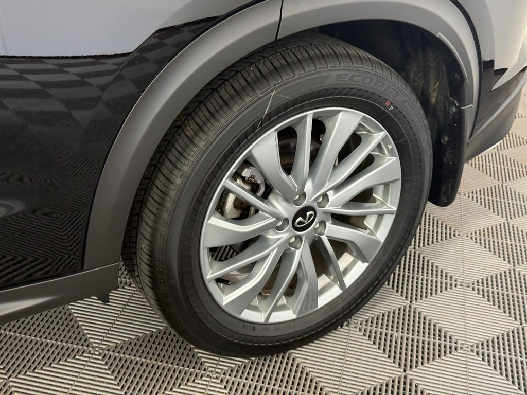 INFINITI QX50 Vehicle Full-screen Gallery Image 14