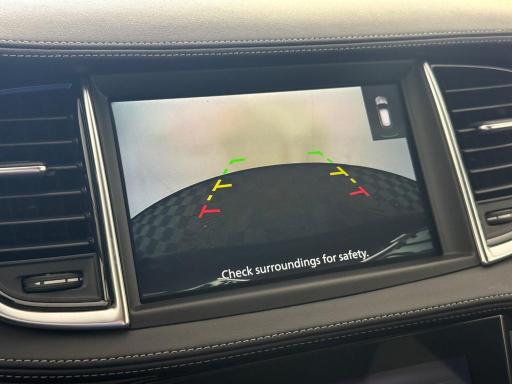 INFINITI QX50 Vehicle Full-screen Gallery Image 25
