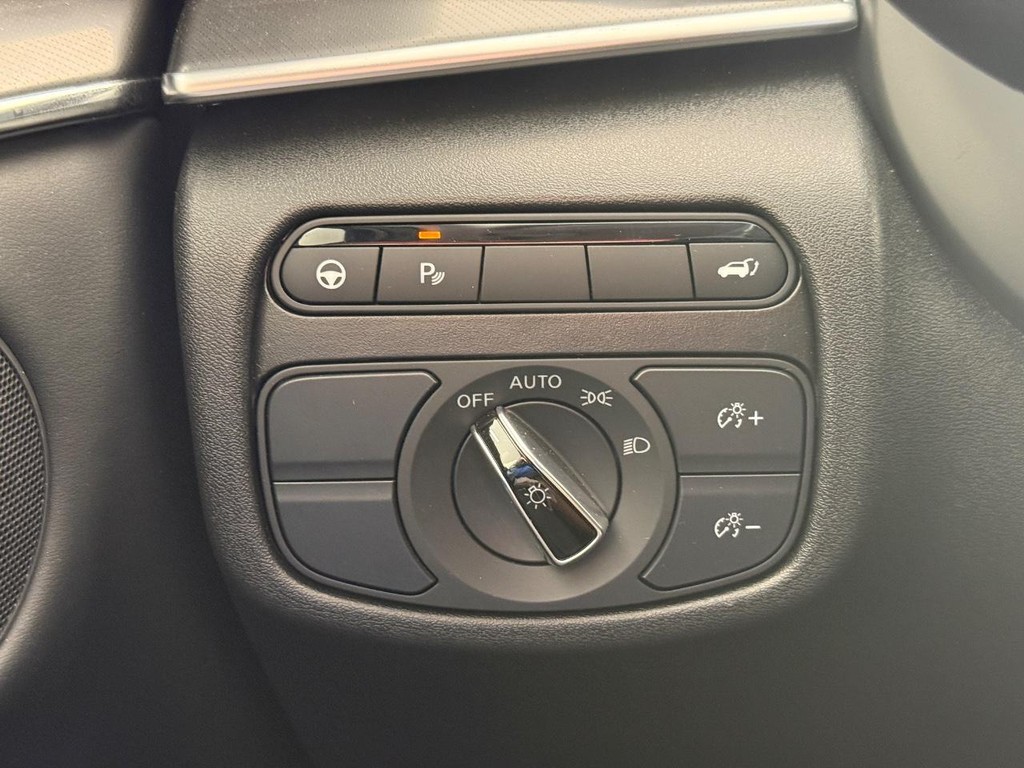 INFINITI QX50 Vehicle Full-screen Gallery Image 28