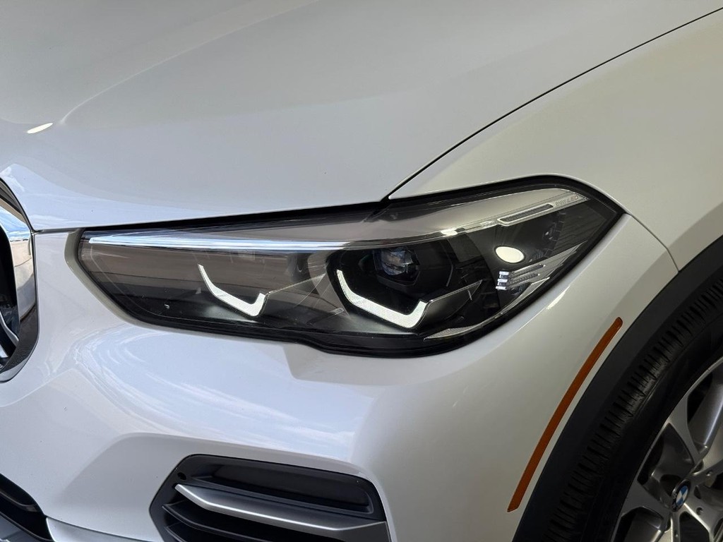 BMW X5 Vehicle Full-screen Gallery Image 11