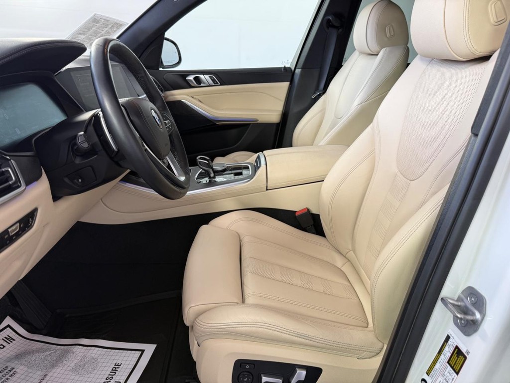 BMW X5 Vehicle Full-screen Gallery Image 14