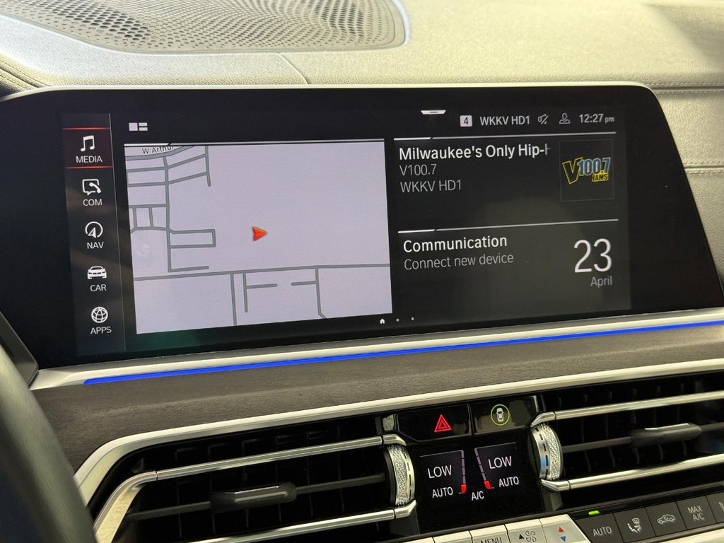 BMW X5 Vehicle Full-screen Gallery Image 21