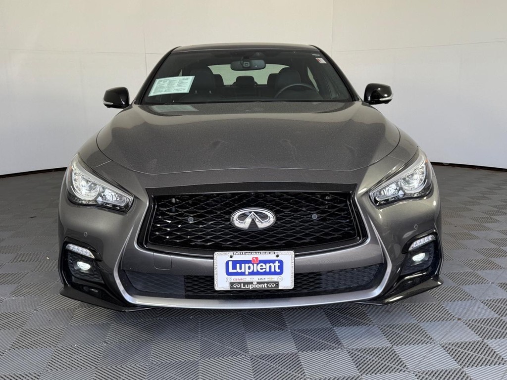 INFINITI Q50 Vehicle Full-screen Gallery Image 10