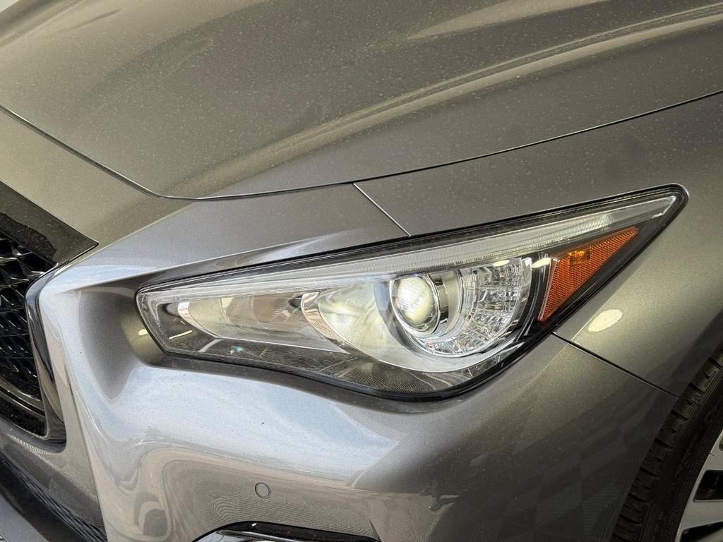 INFINITI Q50 Vehicle Full-screen Gallery Image 11