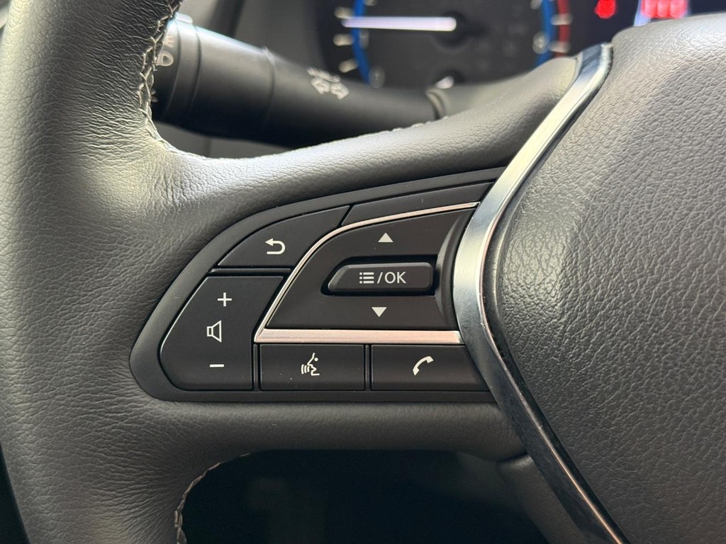 INFINITI Q50 Vehicle Full-screen Gallery Image 19