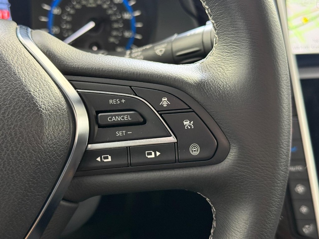 INFINITI Q50 Vehicle Full-screen Gallery Image 20