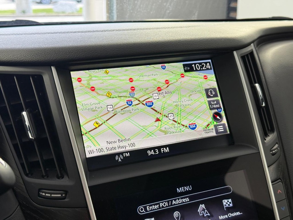 INFINITI Q50 Vehicle Full-screen Gallery Image 22