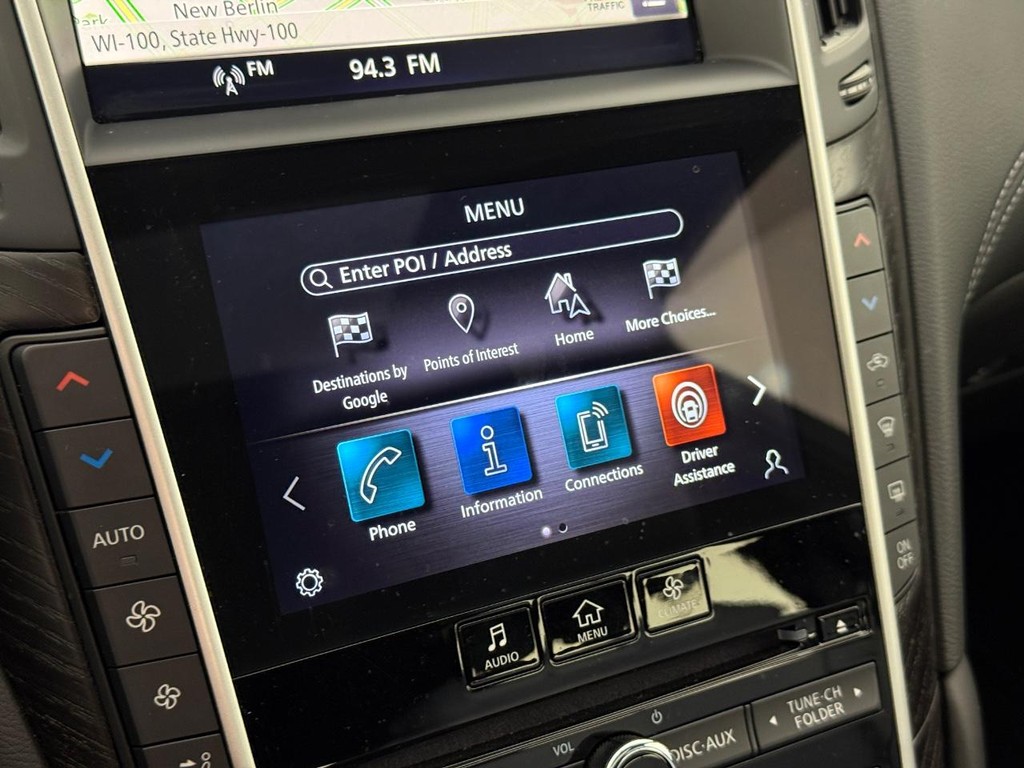 INFINITI Q50 Vehicle Full-screen Gallery Image 23