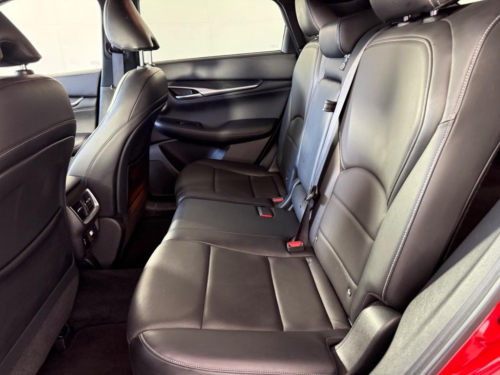 INFINITI QX55 Vehicle Full-screen Gallery Image 16