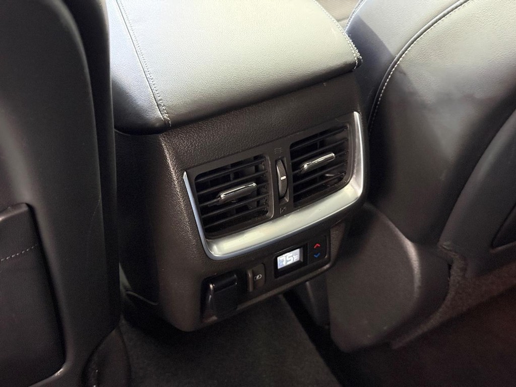 INFINITI QX55 Vehicle Full-screen Gallery Image 18