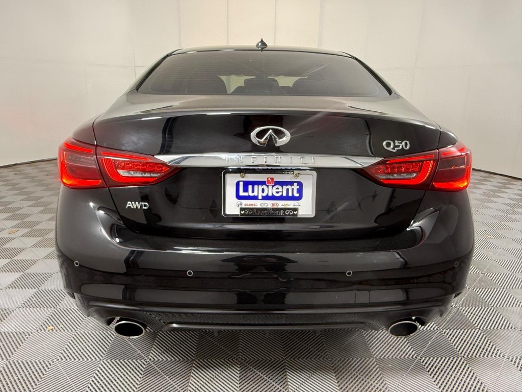 INFINITI Q50 Vehicle Full-screen Gallery Image 04