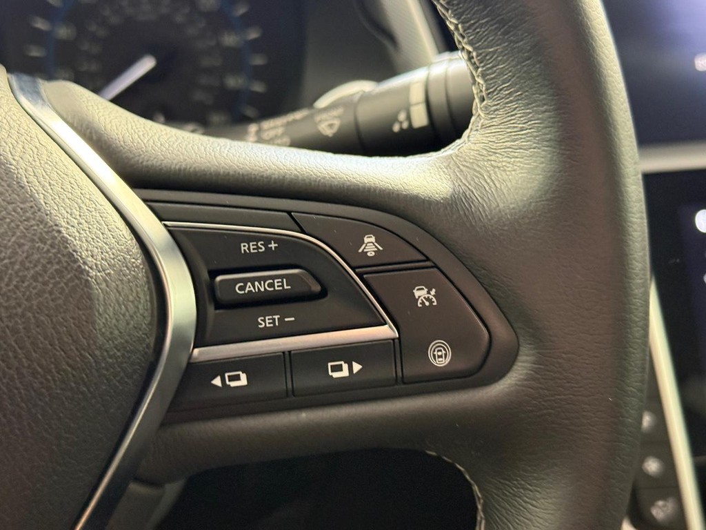 INFINITI Q50 Vehicle Full-screen Gallery Image 20