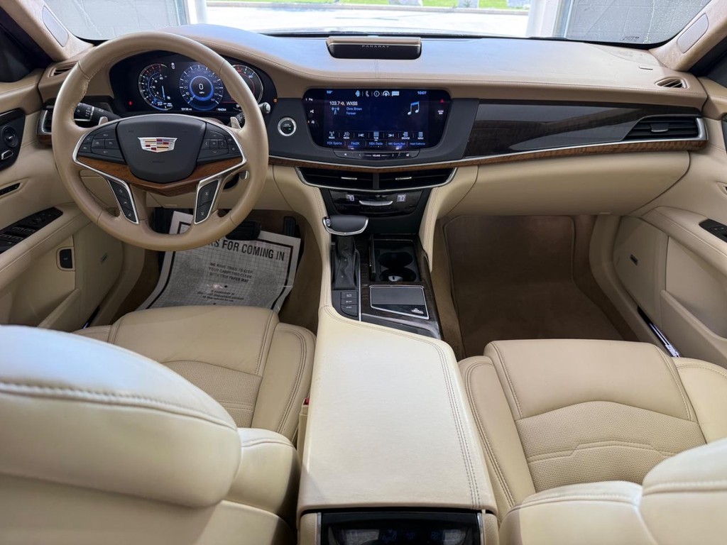 Cadillac CT6 Vehicle Full-screen Gallery Image 17