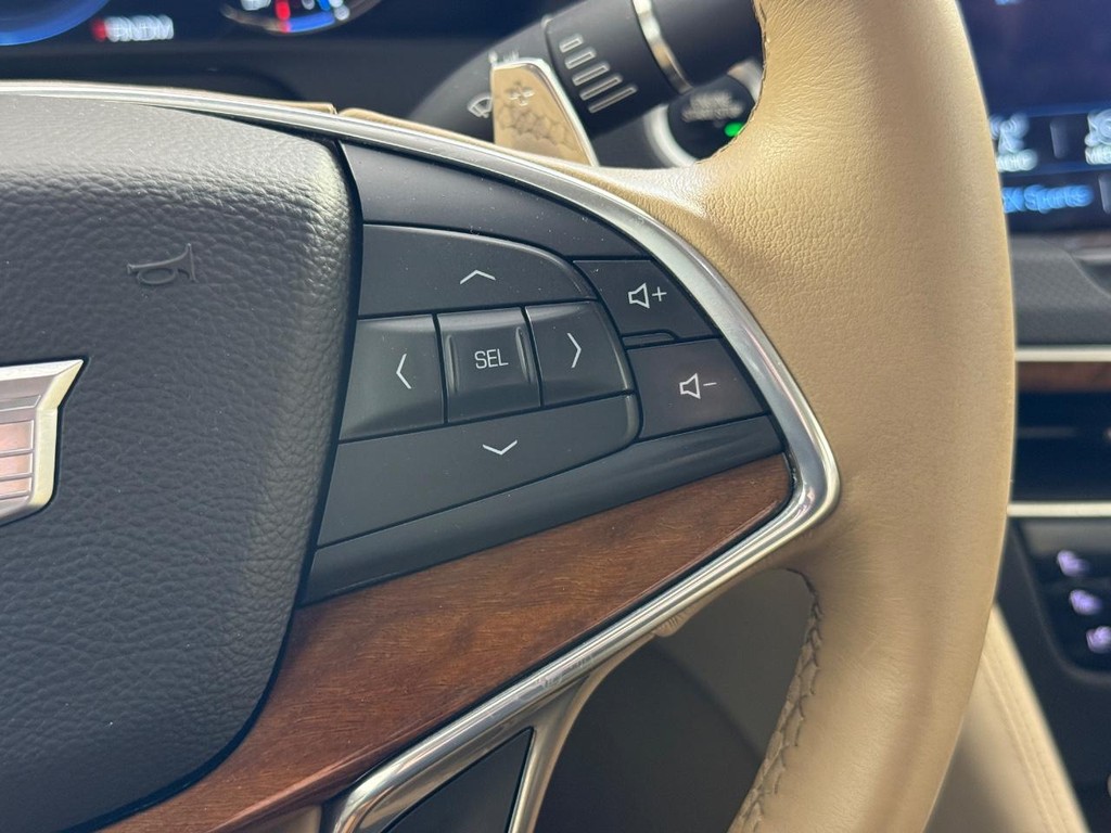 Cadillac CT6 Vehicle Full-screen Gallery Image 21