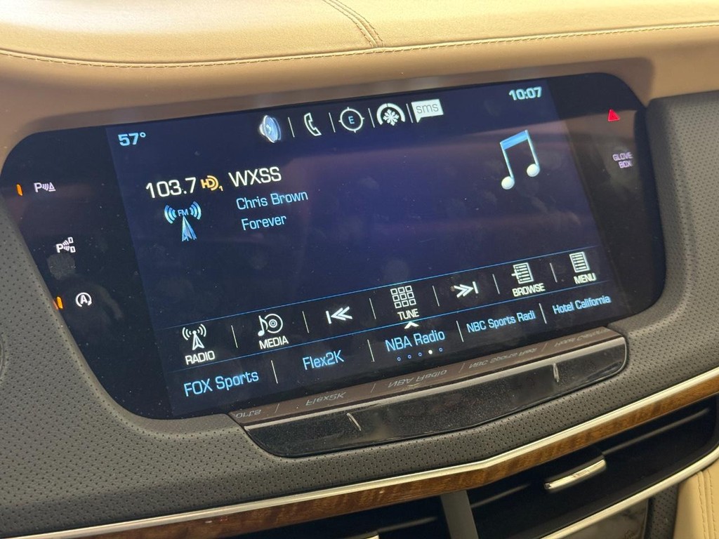 Cadillac CT6 Vehicle Full-screen Gallery Image 23
