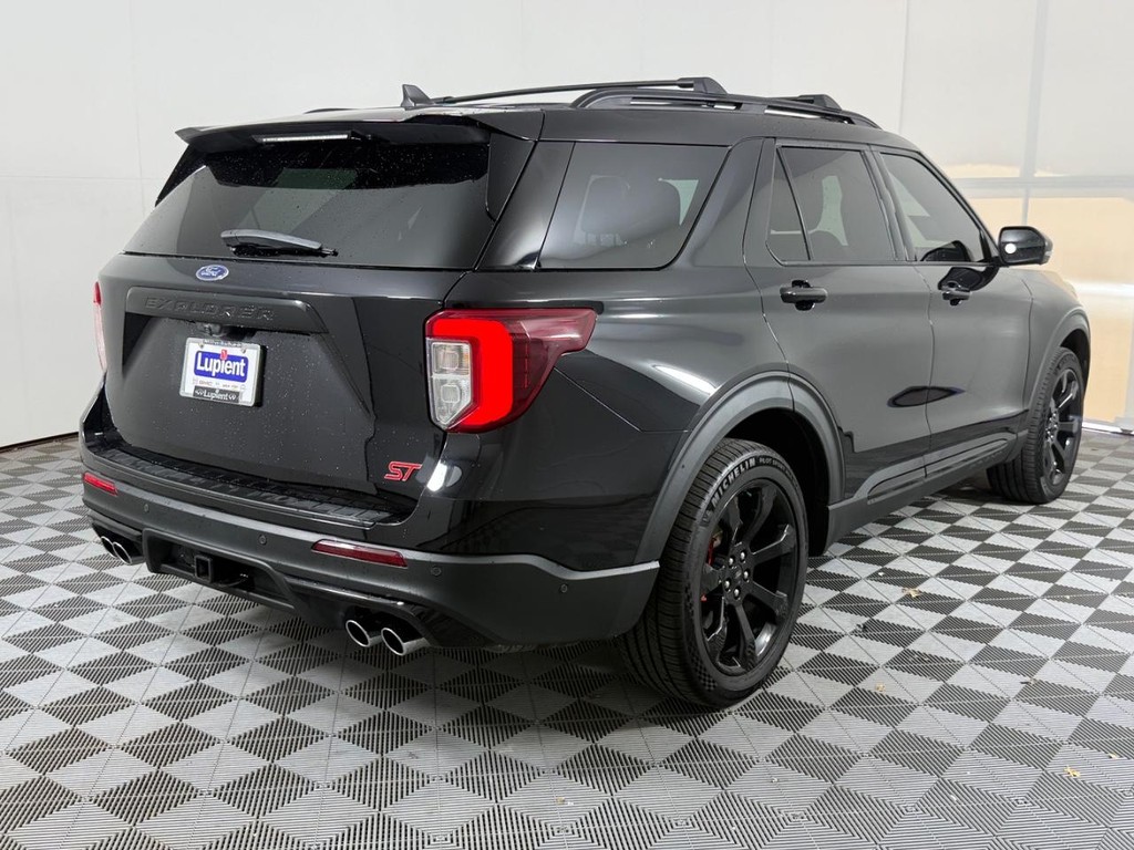 Ford Explorer Vehicle Full-screen Gallery Image 03