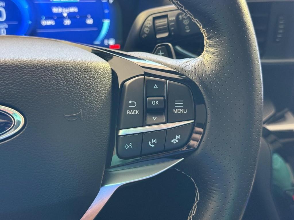 Ford Explorer Vehicle Full-screen Gallery Image 25