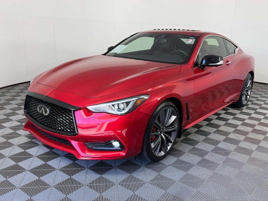 INFINITI Q60 Vehicle Full-screen Gallery Image 09