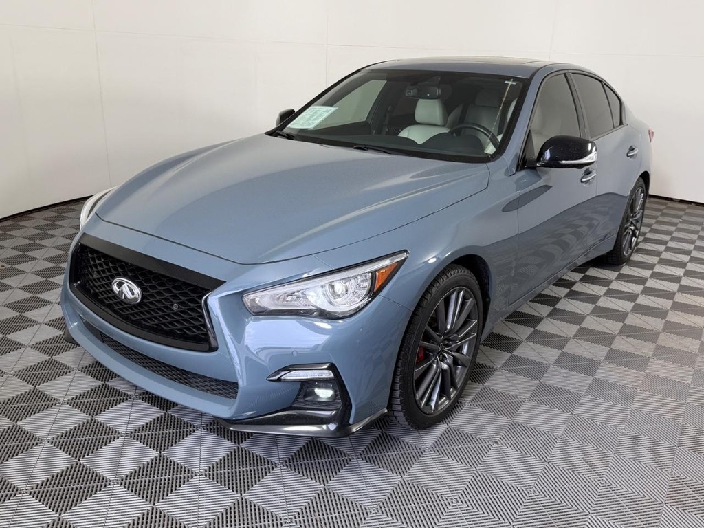 INFINITI Q50 Vehicle Full-screen Gallery Image 09