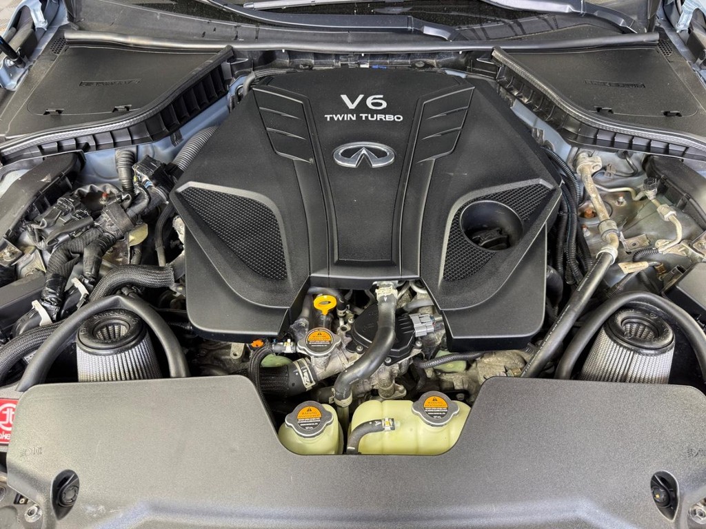 INFINITI Q50 Vehicle Full-screen Gallery Image 11