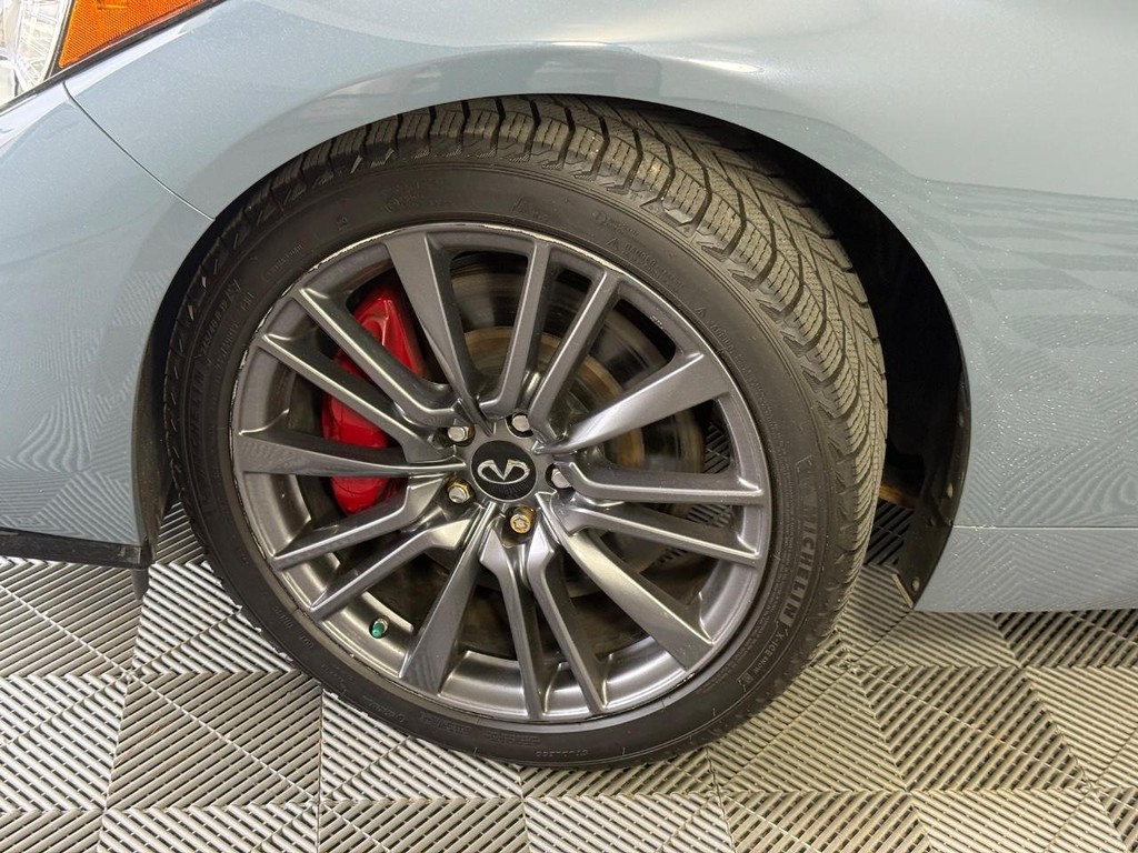 INFINITI Q50 Vehicle Full-screen Gallery Image 13