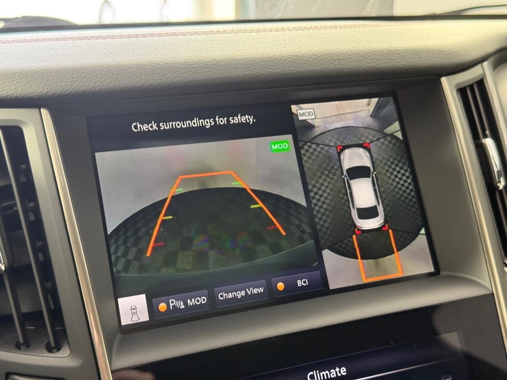 INFINITI Q50 Vehicle Full-screen Gallery Image 27