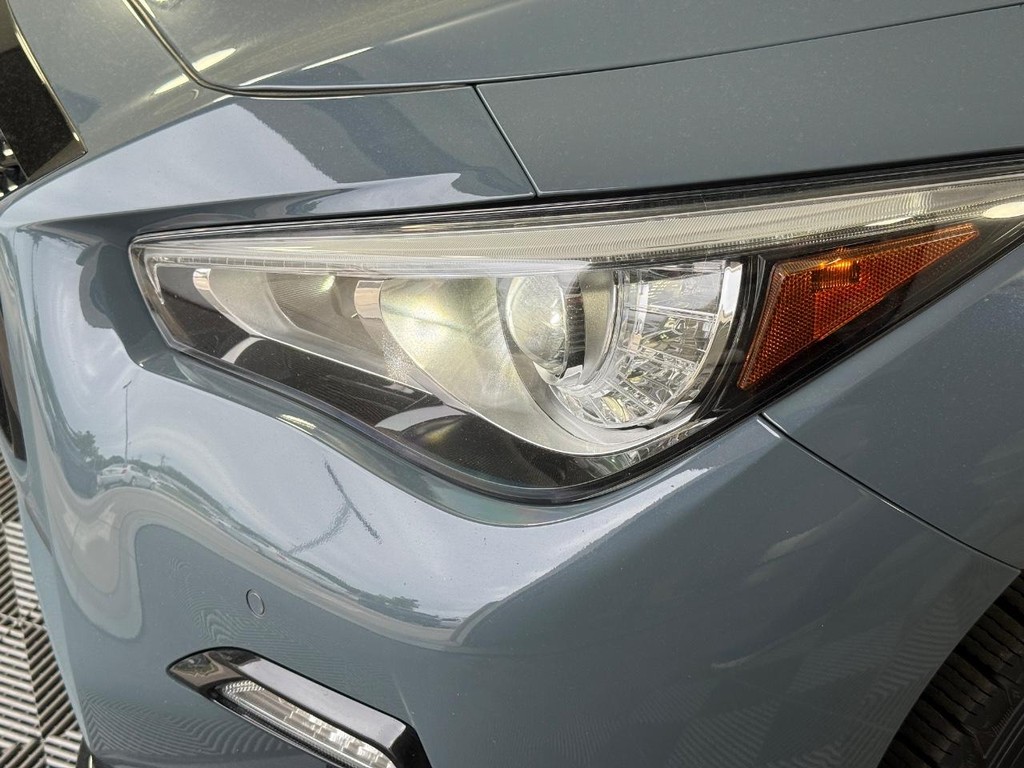 INFINITI Q50 Vehicle Full-screen Gallery Image 28