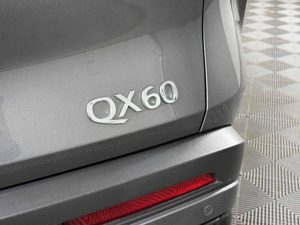 INFINITI QX60 Vehicle Full-screen Gallery Image 05