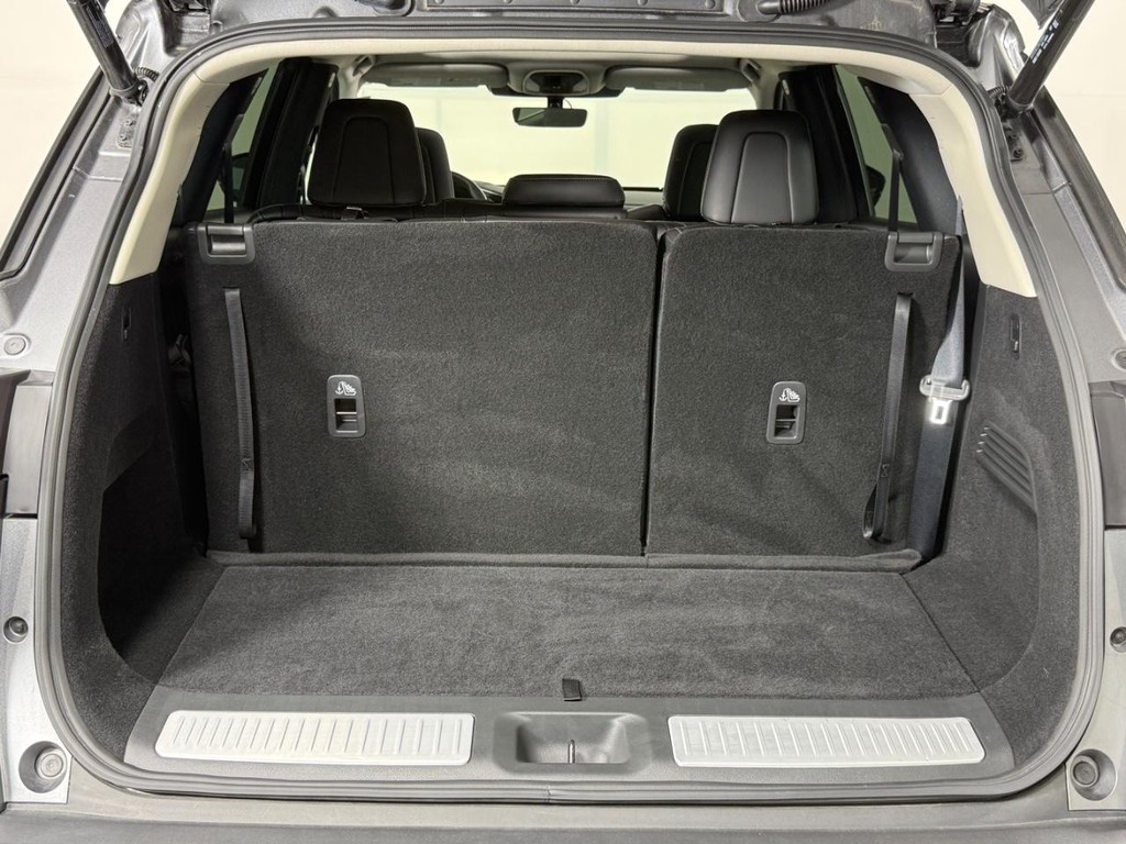 INFINITI QX60 Vehicle Full-screen Gallery Image 07