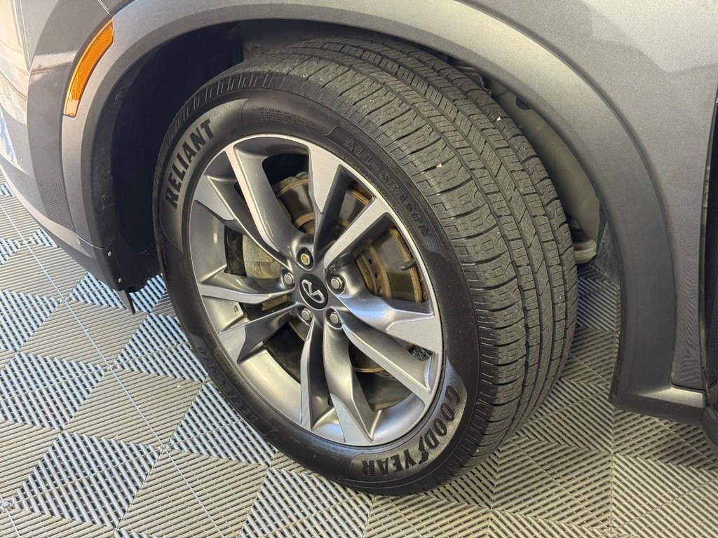 INFINITI QX60 Vehicle Full-screen Gallery Image 12