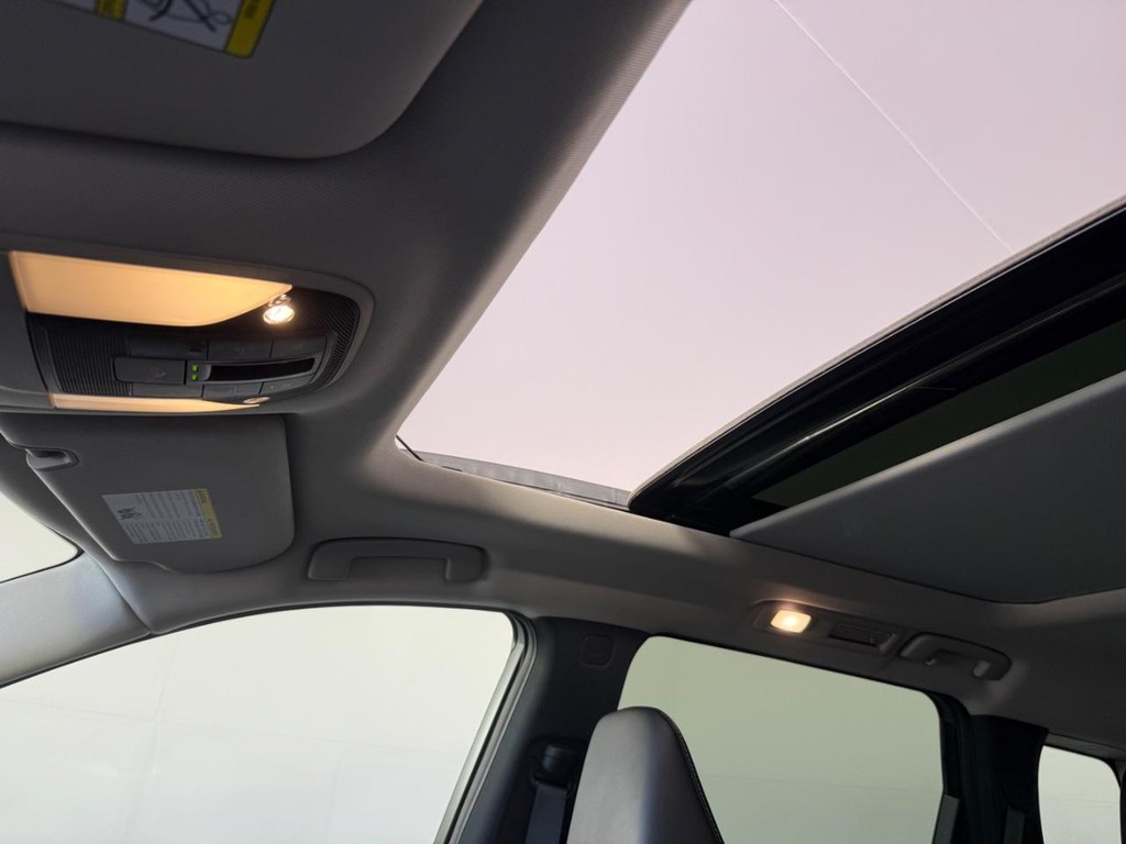 INFINITI QX60 Vehicle Full-screen Gallery Image 14