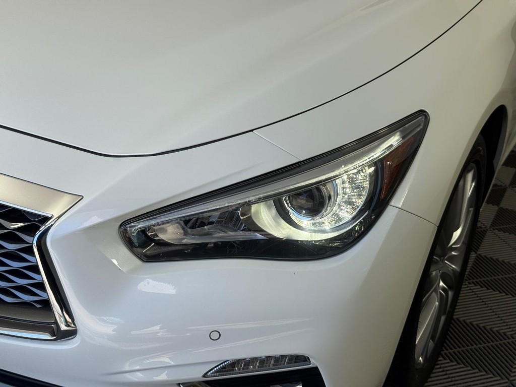 INFINITI Q50 Vehicle Full-screen Gallery Image 27